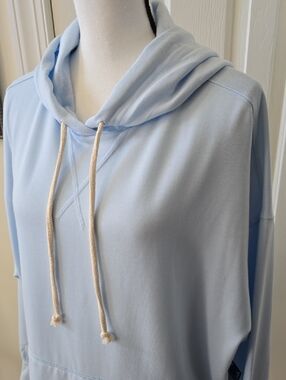 ARIZONA JEAN CO BRAND WOMEN'S JUNIOR SIZE LIGHT BLUE PULLOVER HOODIE SIZE MEDIUM